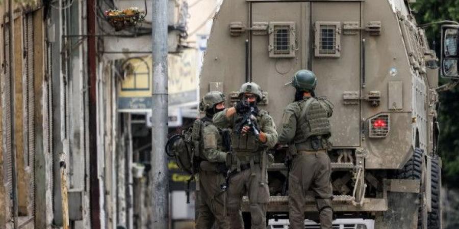 إصابات وتعطيل للدراسة خلال اقتحام واسع للاحتلال في البلدة القديمة بنابلس