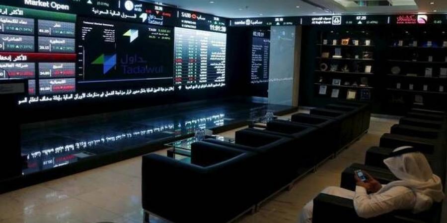 سوق الأسهم السعودية يستهل تعاملات الأربعاء على ارتفاع هامشى