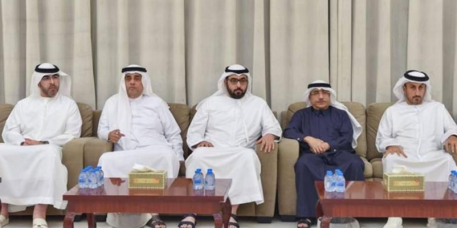 راشد بن سعود يقدم العزاء بوفاة إبراهيم المعلا