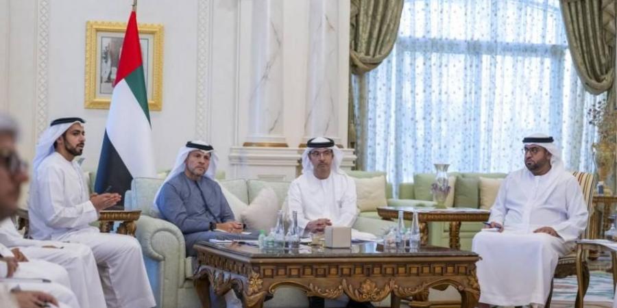 هزاع بن زايد: أهمية مواصلة تطوير الخدمات المجتمعية