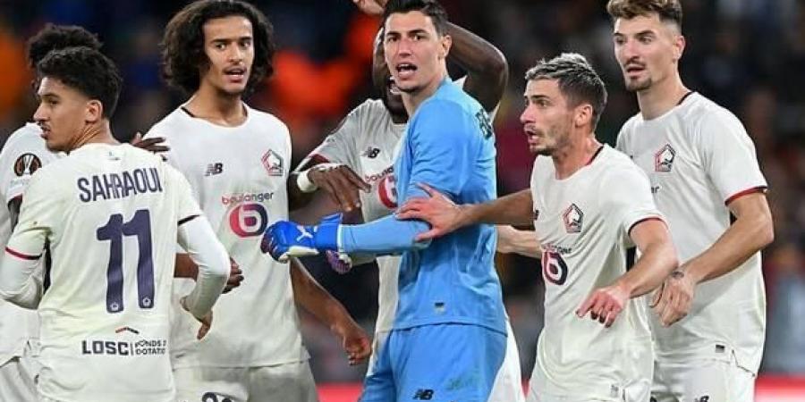 3 تصديات لركلة جزاء واحدة.. حارس ليل يذهل جماهير روما والعالم (فيديو)