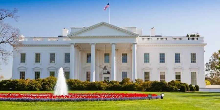 البيت الأبيض يدرس حزمة إنقاذ بقيمة 14 مليار دولار لدعم المزارعين الأميركيين