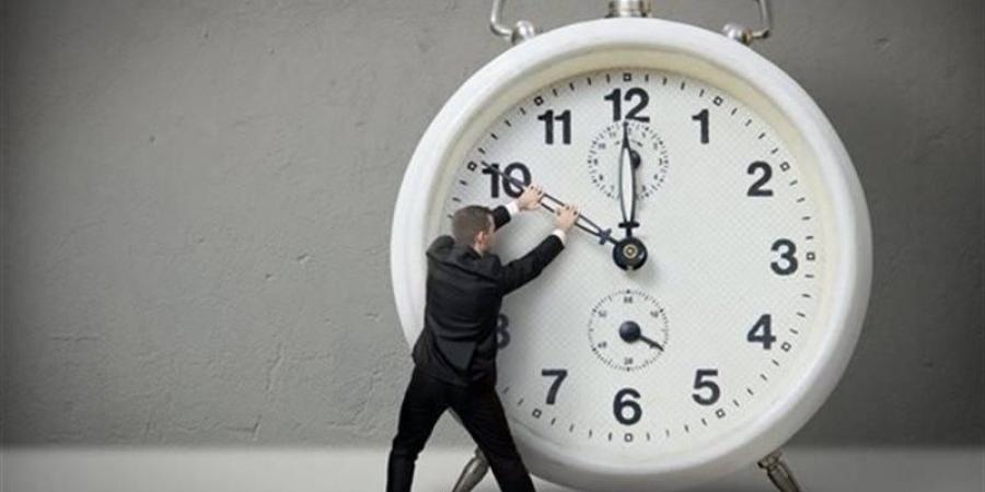 التوقيت الشتوي 2025 في مصر.. هذا موعد تأخير الساعة 60 دقيقة رسمياً