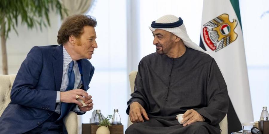 محمد بن زايد يستقبل مشاركين في المؤتمر العالمي للحفاظ على الطبيعة 2025