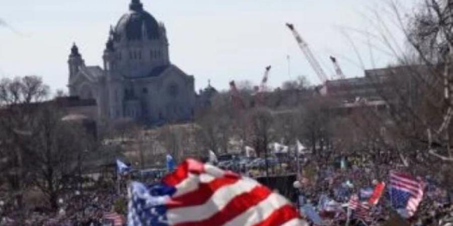 مظاهرات أمريكا.. الملايين يشاركون فى احتجاجات "لا للملوك" ضد ترامب.. صور