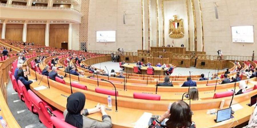 مطالبات برلمانية بتفعيل قوانين الطرق وإنشاء أسواق مجمعة للباعة الجائلين