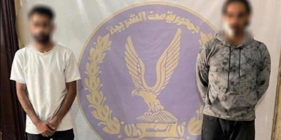بعد اتهامه بسرقة "فردة توك توك".. ضبط شخص ظهر على سطح منزله وبحوزته سلاح أبيض بالشرقية