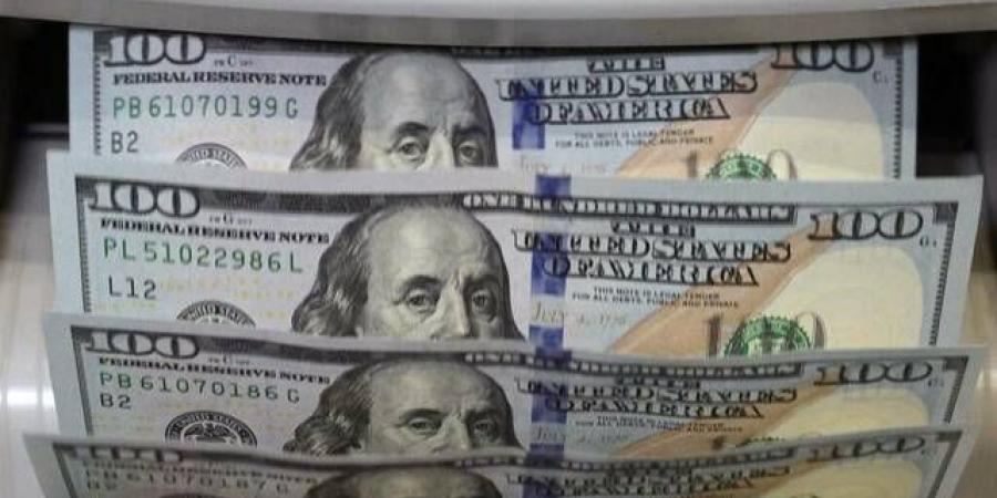 الدولار يرتفع مع استمرار ترقب رفع الفائدة بسبب بيانات التضخم