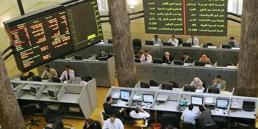 «أرابيا إنفستمنتس» تتصدر الأسهم الرابحة و«المصريين العقاري» على رأس الخاسرين بالبورصة في ختام أغسطس