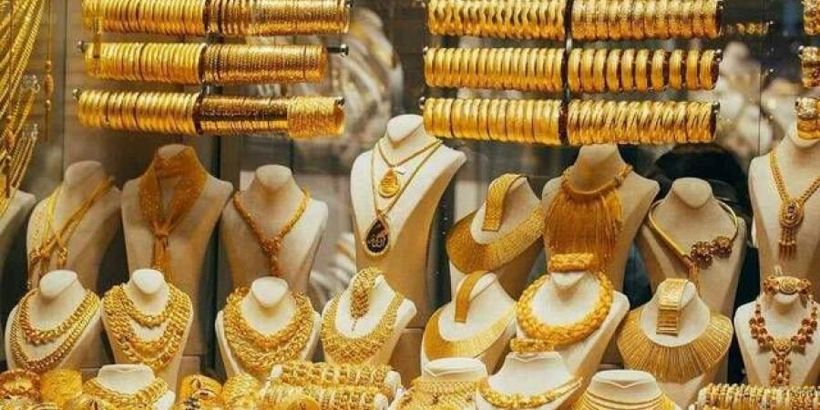 الذهب يتراجع إلى أدنى مستوياته منذ أكثر من ثلاثة أسابيع