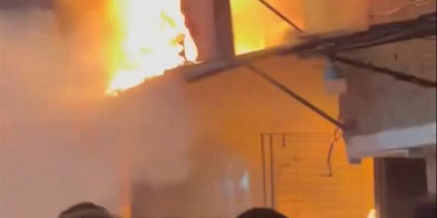 حولها من شقة سكنية لمحل، مفاجآت تكشفها معاينة حريق محل إطارات بالمطرية