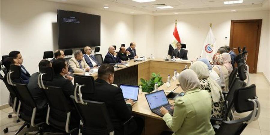 نائب وزير الصحة يتابع الموقف التنفيذي لمشروعات صندوق رعاية أعضاء هيئة الشرطة