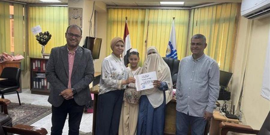 صحة قنا تُكرم المتميزين من الفرق الطبية بوحدات الرعاية الأساسية