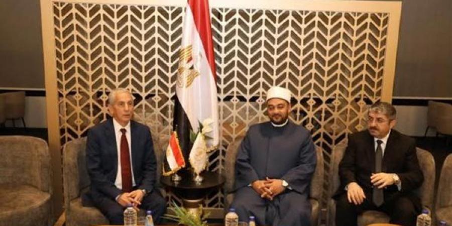 منها المنح الدراسية للطلاب الوافدين، أحمد نبوي يلتقي الأمين العام للمجلس الأعلى لمسلمي أوروبا لبحث التعاون