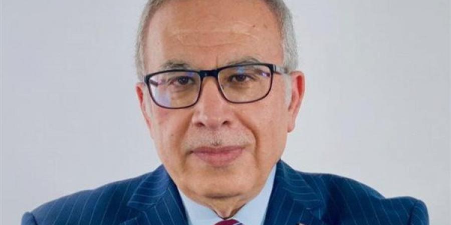 هوس وانزلاق سلوكي يصيب المصريين، أستاذ بهارفارد يحذر من انهيار وشيك للمجتمع المصري