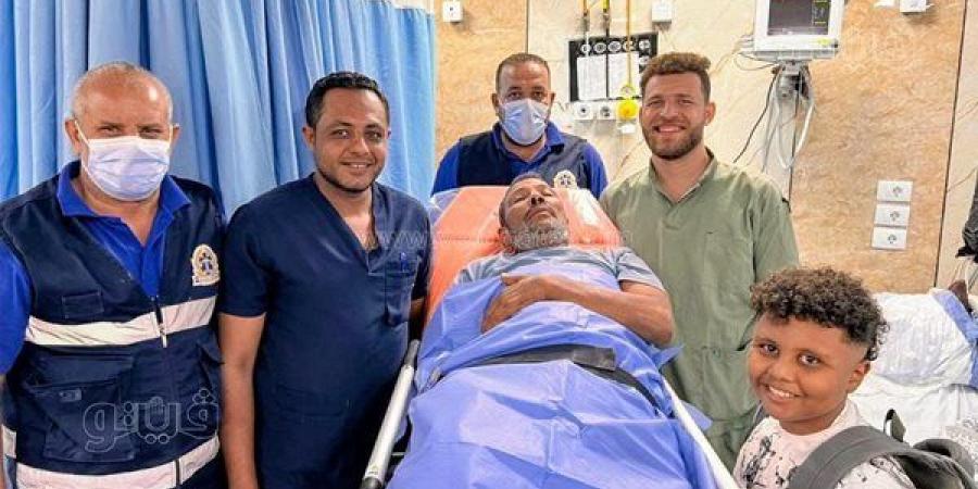 والد طفل الإسعاف يغادر مستشفى جامعة بني سويف بعد تحسن حالته الصحية