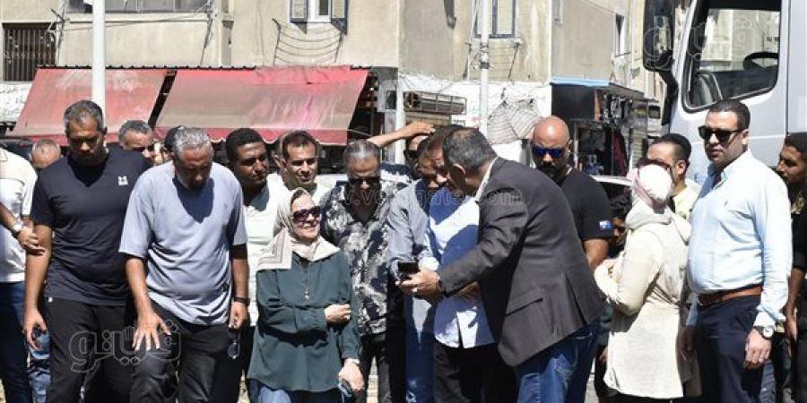 محافظ بورسعيد يتابع ميدانيًا إصلاح كسر خط طرد محطة الضواحي الجديدة (صور)