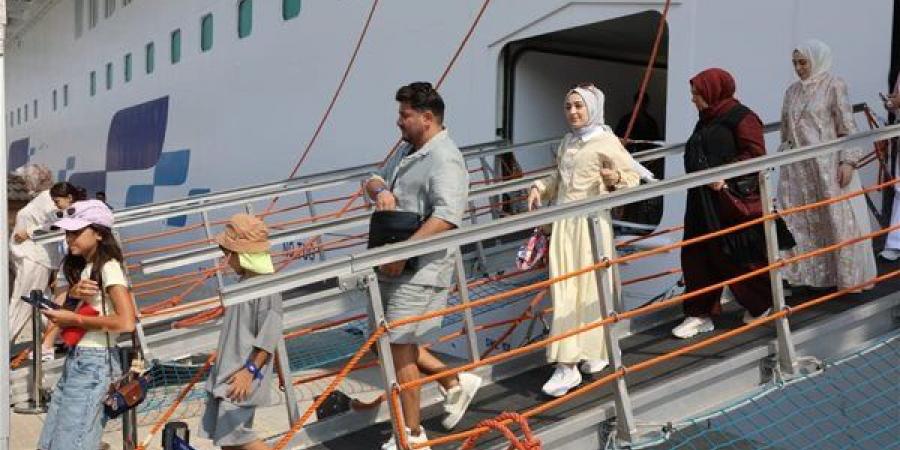 ميناء الإسكندرية يستقبل ويودع 44 سفينة خلال 24 ساعة
