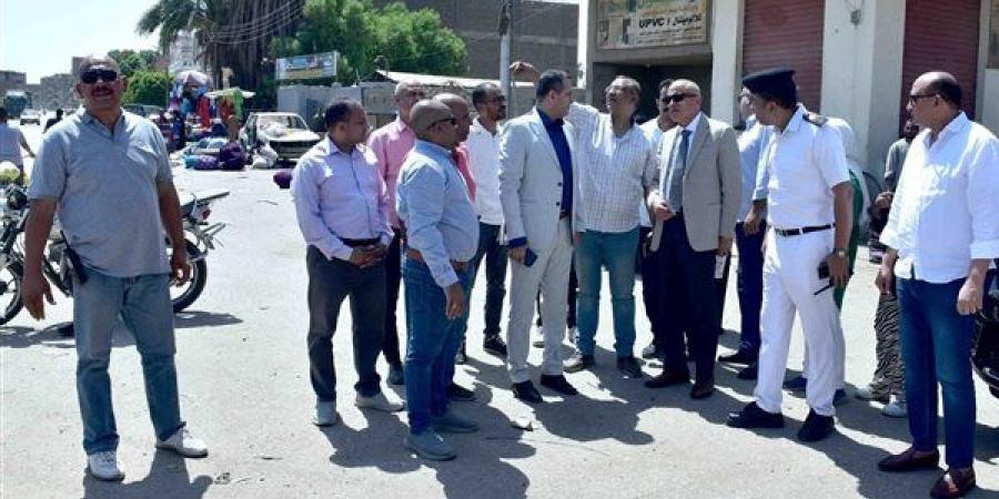 محافظ الأقصر يتابع الموقع الجديد لسوق الخضروات الأسبوعي