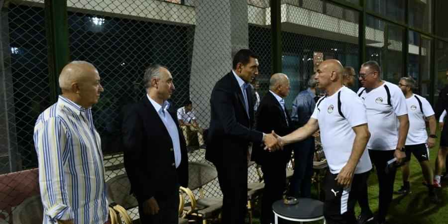 «العالم تحدث عنكم»، وزير الرياضة يؤازر منتخب مصر قبل مواجهة أنجولا بتصفيات أمم أفريقيا