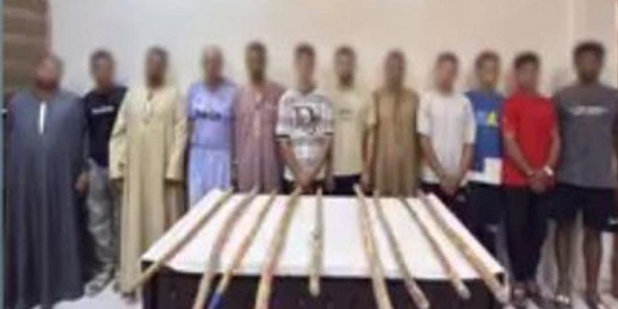 أخبار الحوادث اليوم: فيتو تكشف سر مكافآت رؤساء الجامعات.. خلاف على رغيف عيش ينتهي بمشاجرة أمام مخبز بالمنيا.. سقوط المتهمين بغسل 150 مليون جنيه في الجيزة