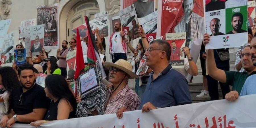 الناشط المعتقل وائل نوار يعلق إضرابه عن الطعام والقضاء التونسي يرفض الإفراج عن نشطاء أسطول الصمود