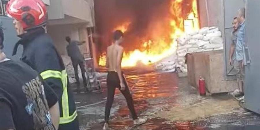 إصابات بين العاملين في حريق مصنع بلاستيك بالإسكندرية