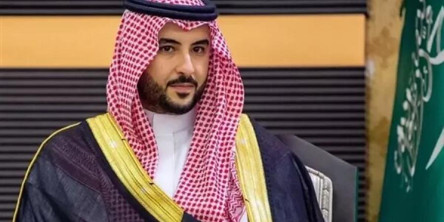 وزير الدفاع السعودي يدعو نائب رئيس الإمارات لزيارة المملكة