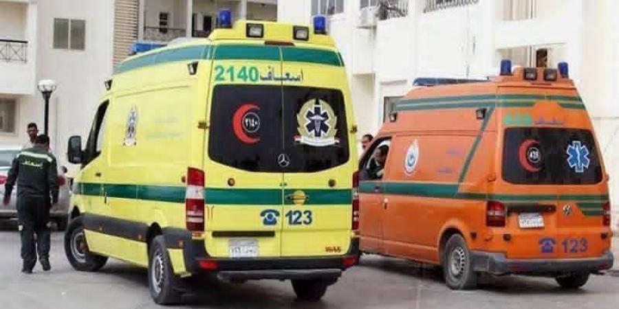 إصابة 6 أشخاص في حادث تصادم سيارتين بالتجمع