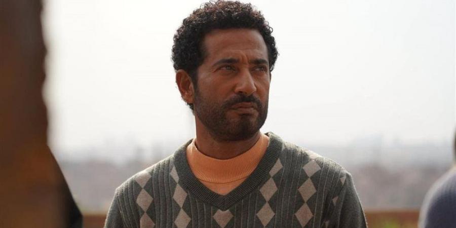 عمرو سعد ينعى زوجة المنتج صادق الصباح