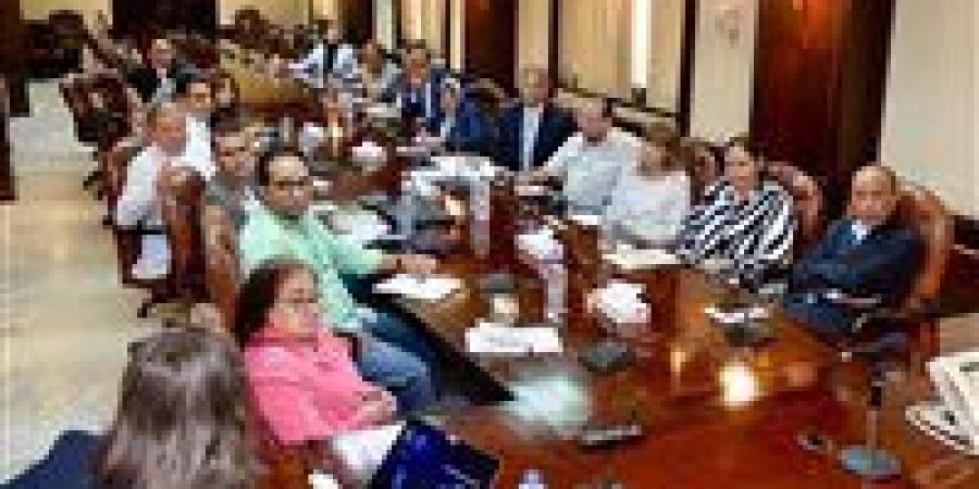لجنة الدراما بـ "الأعلى للإعلام" تستعرض أبرز قضايا الأعمال الفنية لـ "الشركة المتحدة" قيد الإنتاج لشهر رمضان