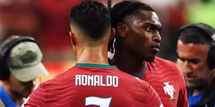 يرتديه مضطرًا، سر حصول رافائيل لياو على القميص رقم 7 في منتخب البرتغال بعد أزمة رونالدو