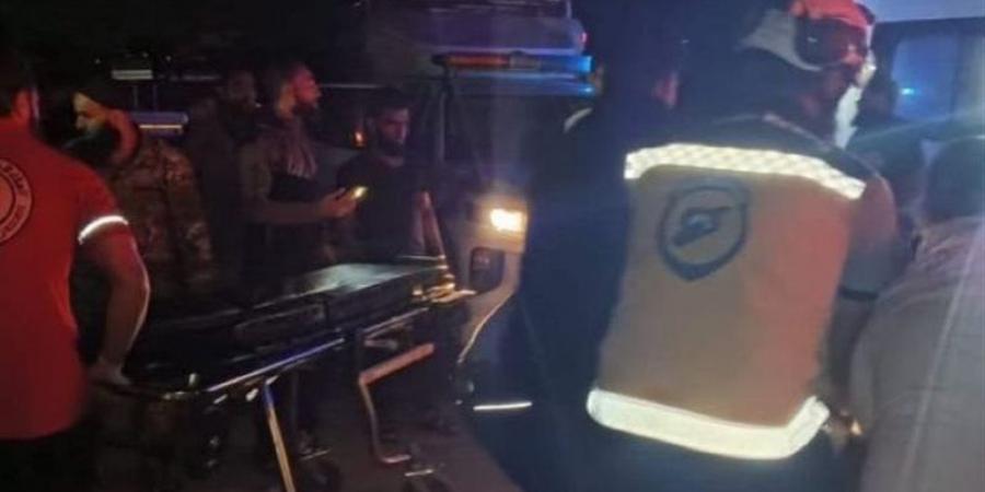 قتلى وجرحى في استهداف حافلة تقل مهندسين وعمالا على جسر المصياف في سوريا