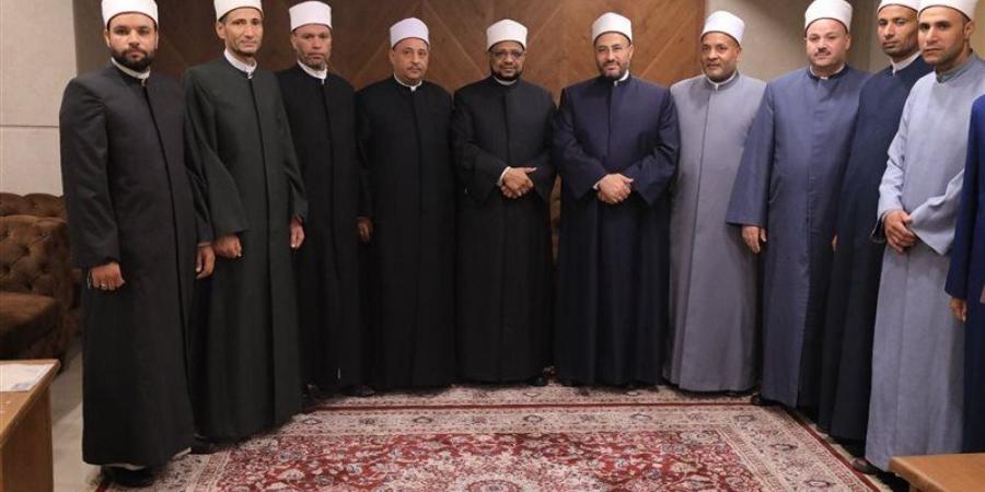 بعد توجيهات السيسي، البحوث الإسلامية يطلق قافلة توعوية إلى الواحات البحرية