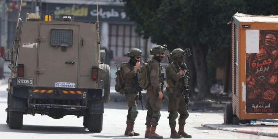 الضفة… إرهاب المستوطنين يطال منازل بنابلس والجيش يصيب 5 فلسطينيين