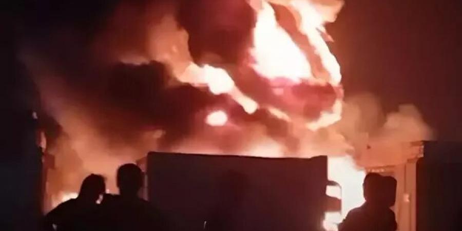 إخماد حريق داخل منزل في قرية قصر الصياد بقنا