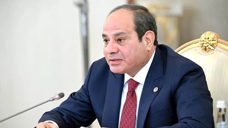 السيسي يحيي أبطال أكتوبر: استعدنا الأرض والكرامة الوطنية
