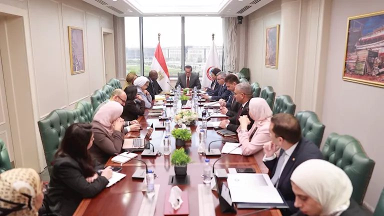 وزير الصحة يبحث مع بنك التنمية الأفريقي دعم منظومة التأمين الصحي الشامل