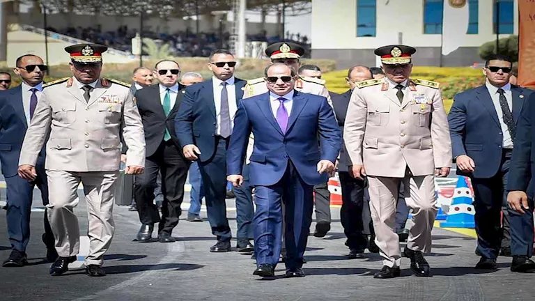 الرئاسة تنشر صورًا من حفل تخرج الدفعة الأولى للأكاديمية العسكرية المصرية