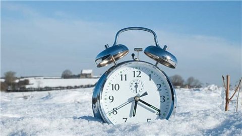 هل يوفر التوقيت الصيفي الطاقة؟.. ماذا يعني انتهاء العمل به والعودة للشتوي؟