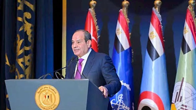السيسي يحذر من الحرب النفسية والشائعات: لن نسمح بالعبث بعقول المصريين