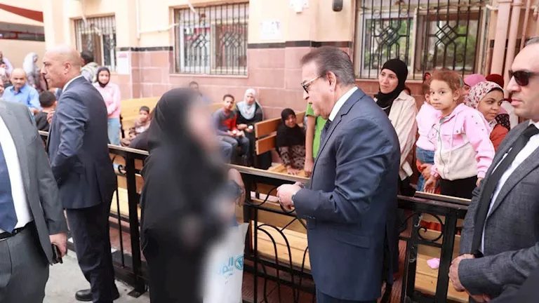 وزير الصحة يتفقد أعمال التطوير بمعهد الرمد ومستشفى الجلاء التعليمي ويوجه بميكنة الخدمات