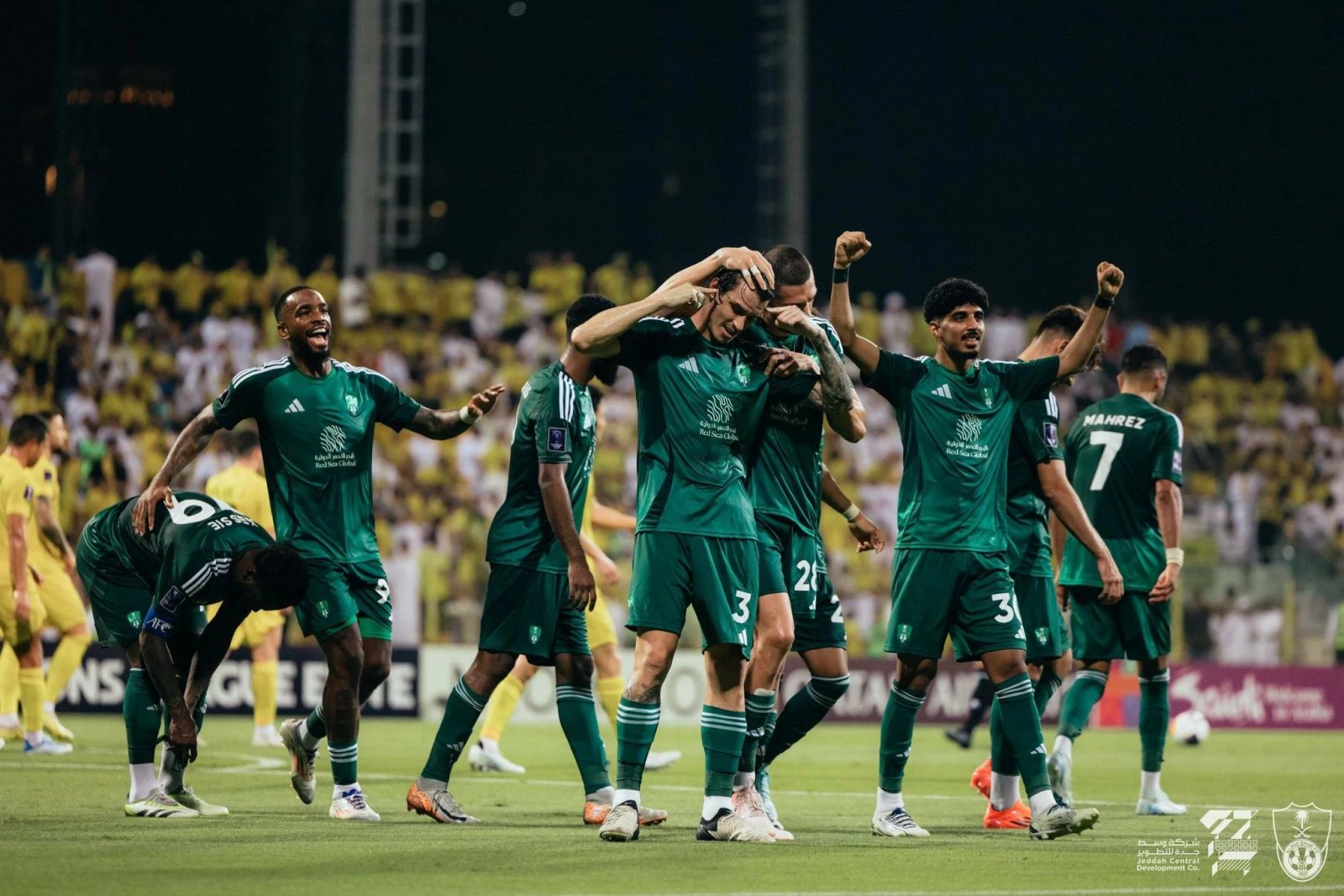 جاهزية ثنائي الأهلى السعودي لمواجهة الغرافة القطري بدورى أبطال آسيا للنخبة