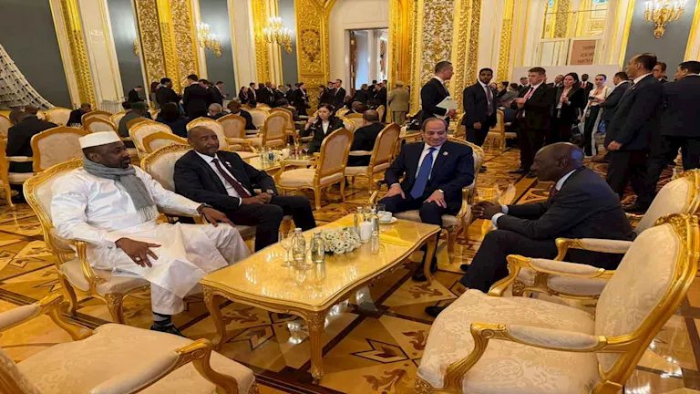 السيسي يلتقي البرهان ورئيسي كينيا ومالي على هامش القمة الإفريقية الروسية بموسكو