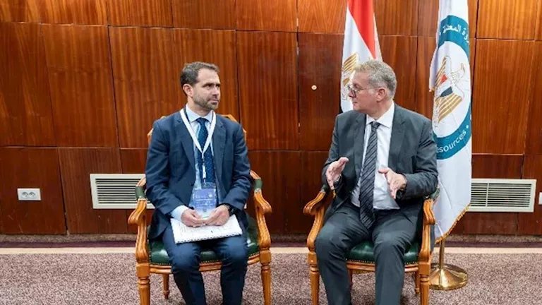 وزير البترول يبحث مع توتال إنرجيز تسريع ربط الغاز القبرصي بالبنية التحتية المصرية