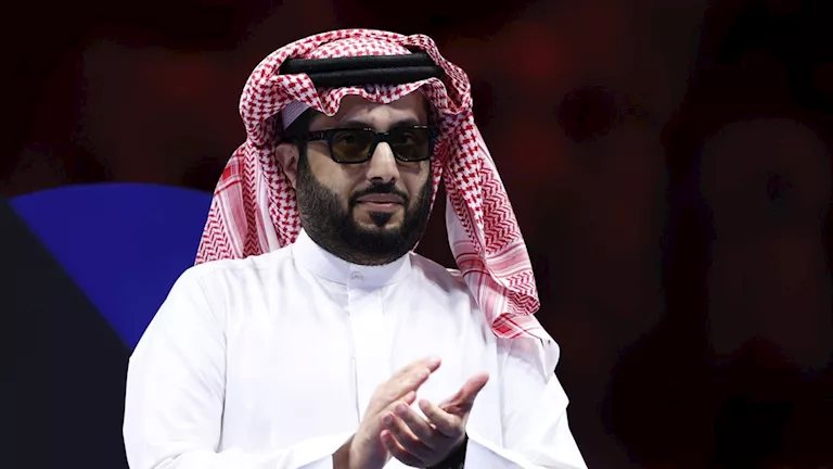 تركي آل الشيخ: الدساتير من صنع البشر ولا أثق إلا في الرئيس السيسي