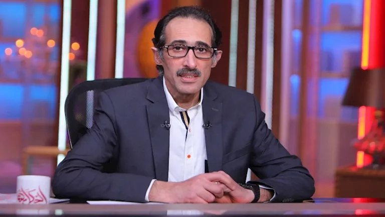 مجدي الجلاد ينتقد تغيير سياسات التعليم مع تعاقب المسؤولين: "كل وزير بيجي يردم على اللي قبله"