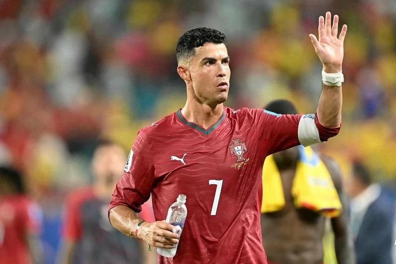 «A BOLA»: عمل رونالدو لـ 36 ثانية يكفي لتسديد غرامته.. والنسبة مقابل راتبه