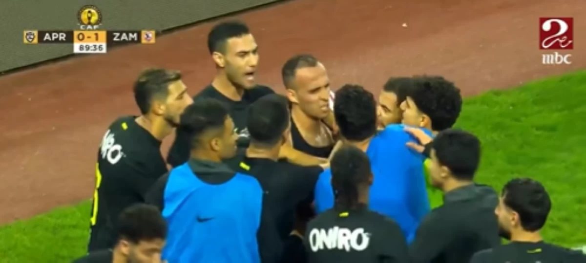 «عمري ما أنسى الفضل».. ناصر منسي يوجه رسالة لجماهير الزمالك بعد أزمة إلقاء قميص الفريق على الأرض