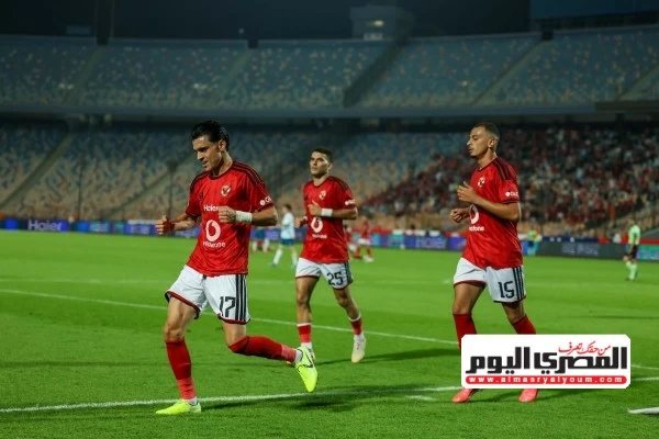 بعد رسالة الخطيب.. عموتة يطيح بنجمين من قائمة الأهلي أمام كيتارا
